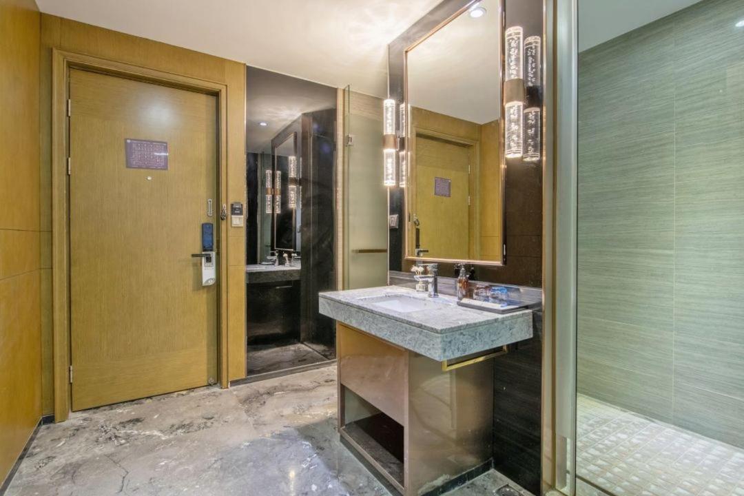 Lnsail Hotel Shenzhen Luohu Port Railway Station Luaran gambar