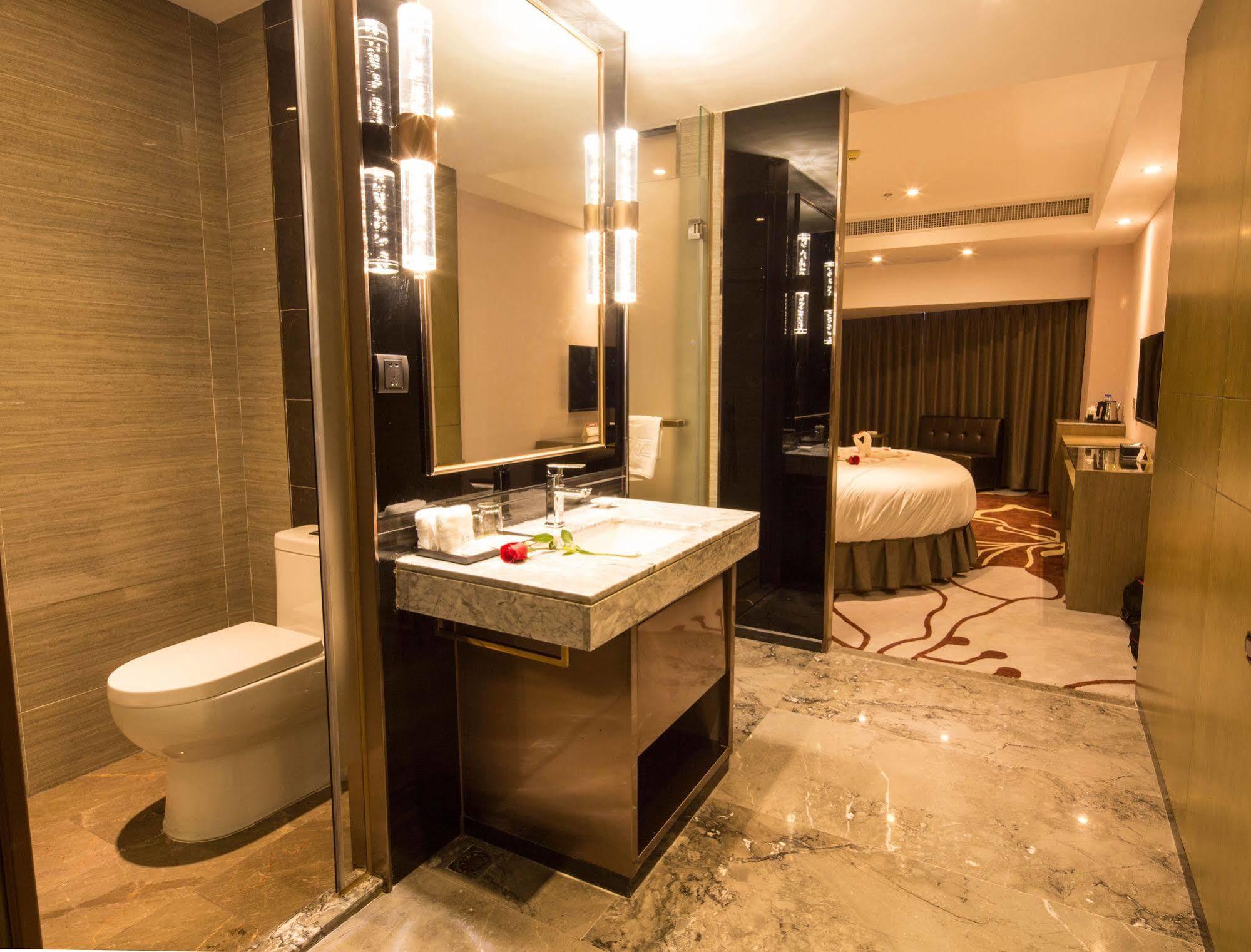 Lnsail Hotel Shenzhen Luohu Port Railway Station Luaran gambar